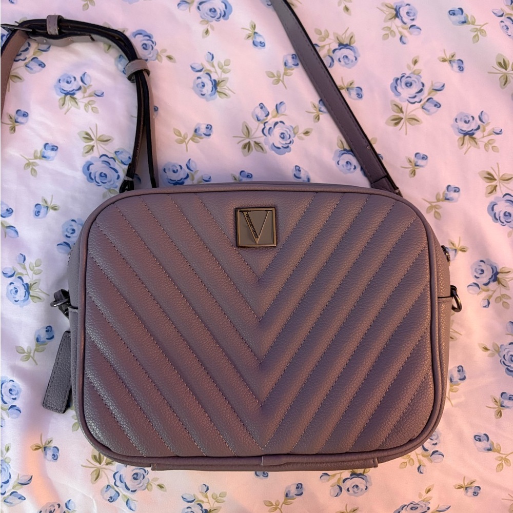 Victoria’s Secret Women’s V‑Quilt Crossbody Bag
(Gray)